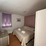 Three Bedroom Apartmant With Sea View & Terrace - Angela's Apartman Zadar