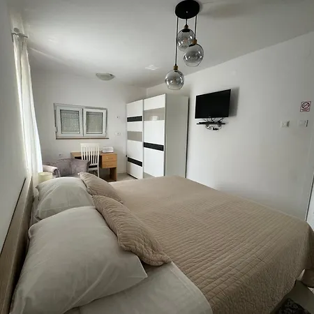 Three Bedroom Apartmant With Sea View & Terrace - Angela's Apartman