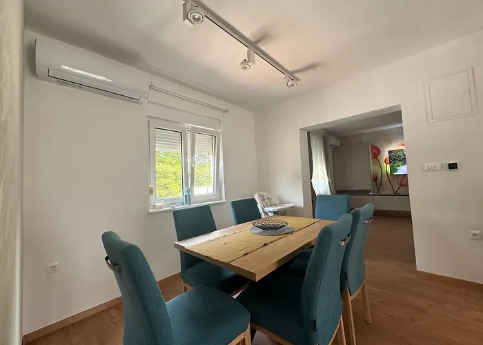 Three Bedroom Apartmant With Sea View & Terrace - Angela's Zára