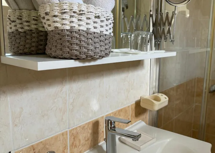 Three Bedroom Apartmant With Sea View & Terrace - Angela's Apartman Zára